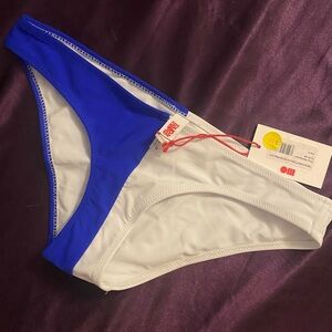 Brand: SOLID&STRIPED  Size: M  Color: Blue & White